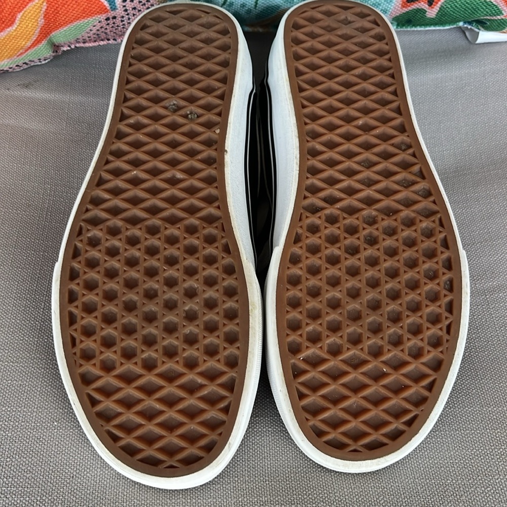 Vans size 8 women’s Classic Black and White Sneakers - Picture 5 of 6